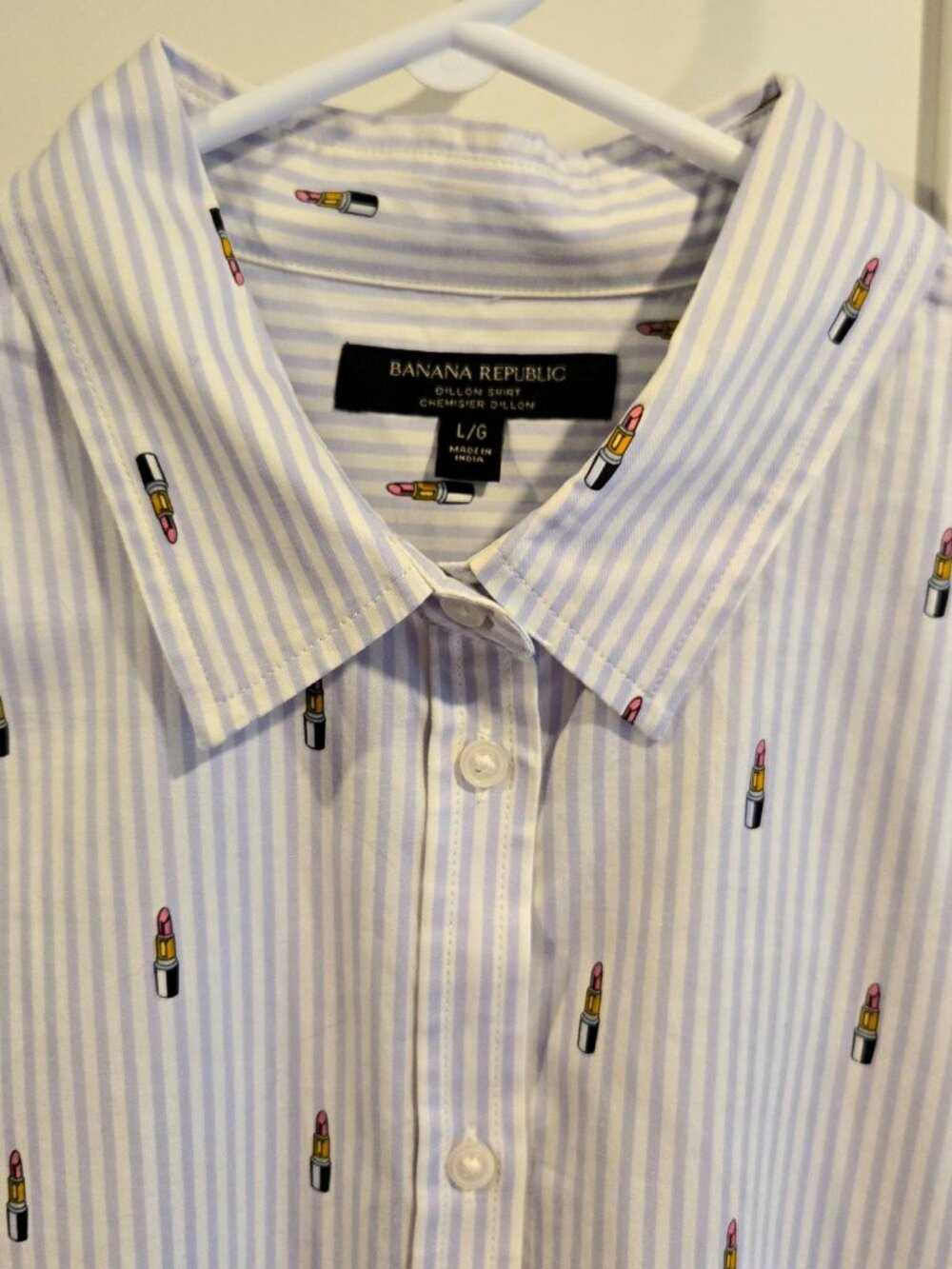 Banana Republic White & Lavender Striped Dillon Shirt with Lipstick Motif L